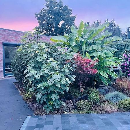 Prachtig Guesthouse Met Gratis Parkeren Maasmechelen Exteriér fotografie